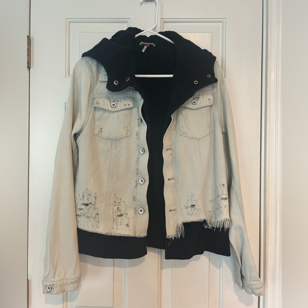 Free People Jayne Distressed Denim Jean Jacket With Hood / Lined size Med